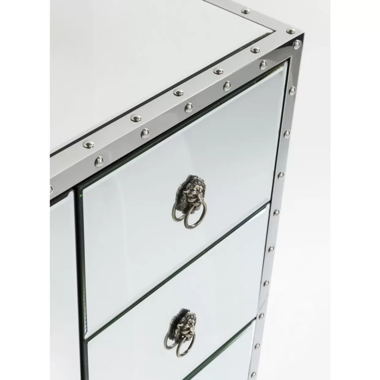 Sideboard Rivet